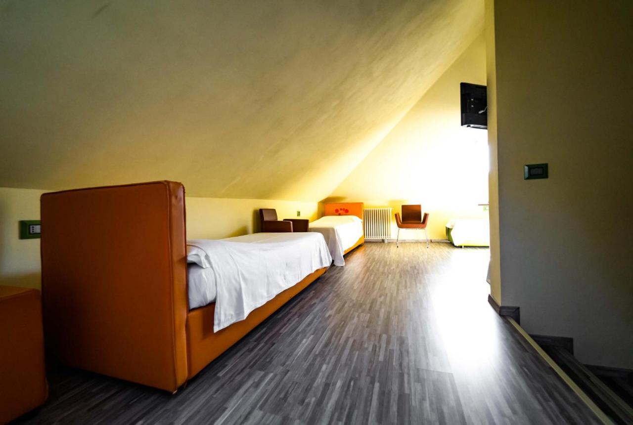 Montebello Lecco Zimmer foto