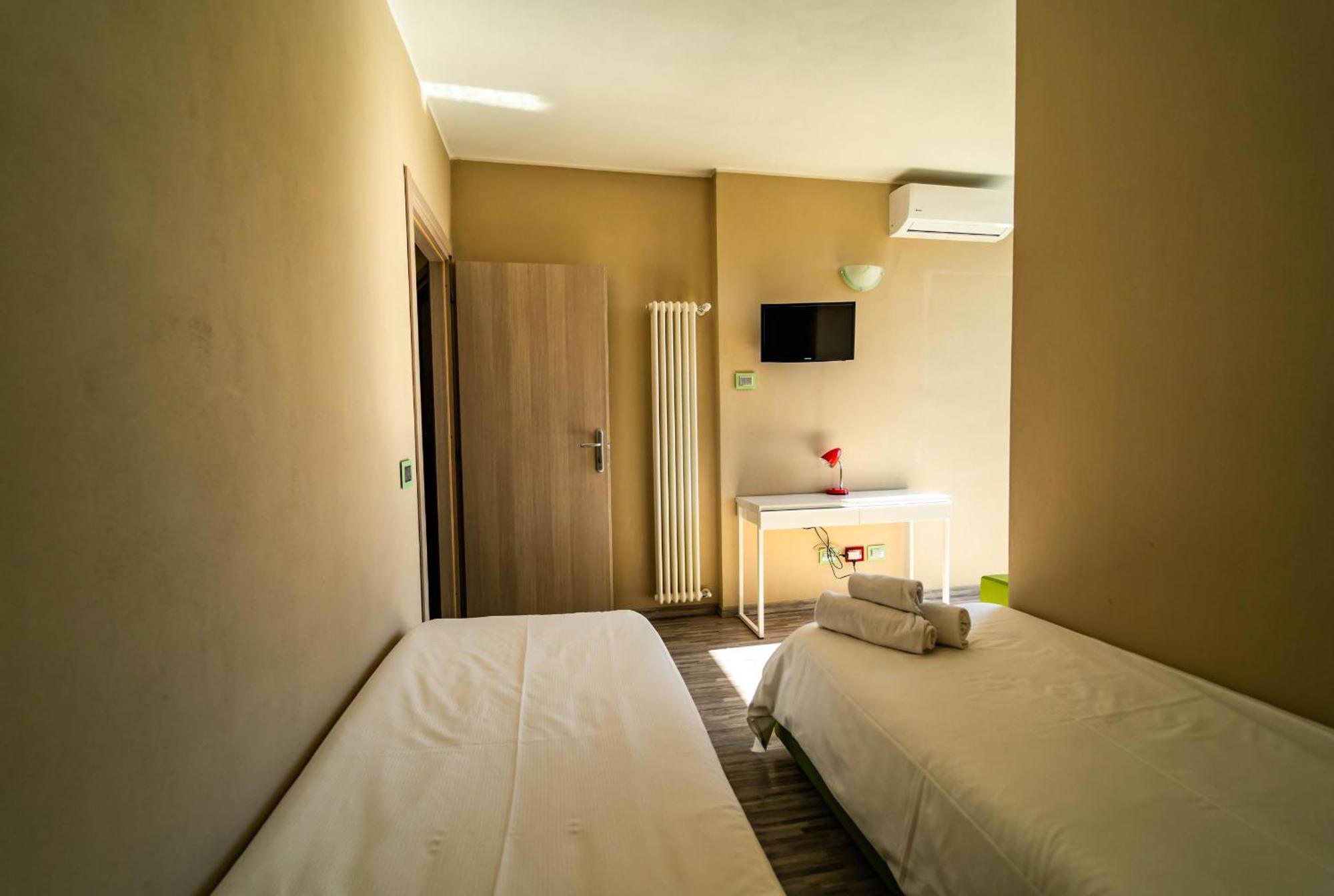 Montebello Lecco Zimmer foto